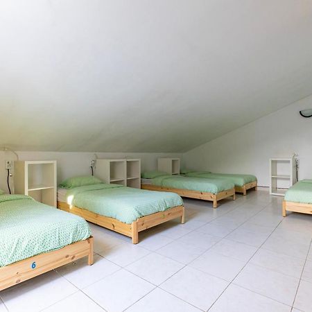 Hostel Pineapple Surf House Atouguia Da Baleia Exterior foto