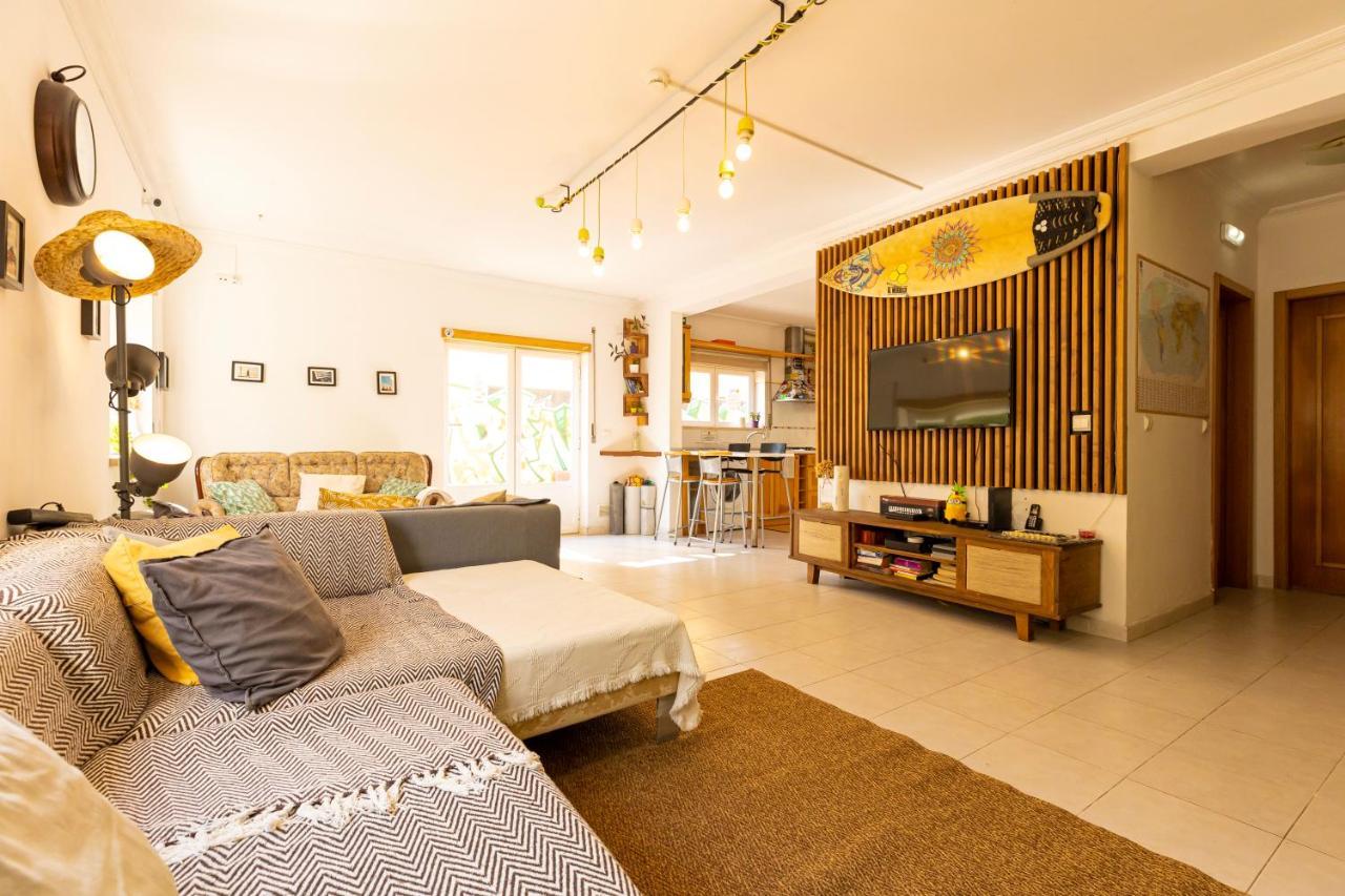 Hostel Pineapple Surf House Atouguia Da Baleia Exterior foto