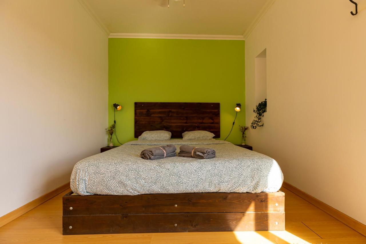 Hostel Pineapple Surf House Atouguia Da Baleia Exterior foto