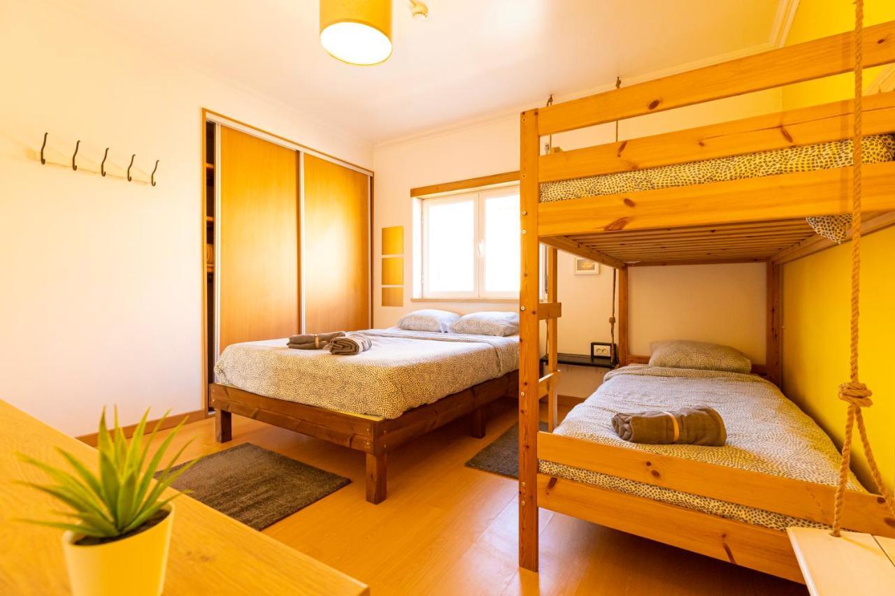 Hostel Pineapple Surf House Atouguia Da Baleia Exterior foto