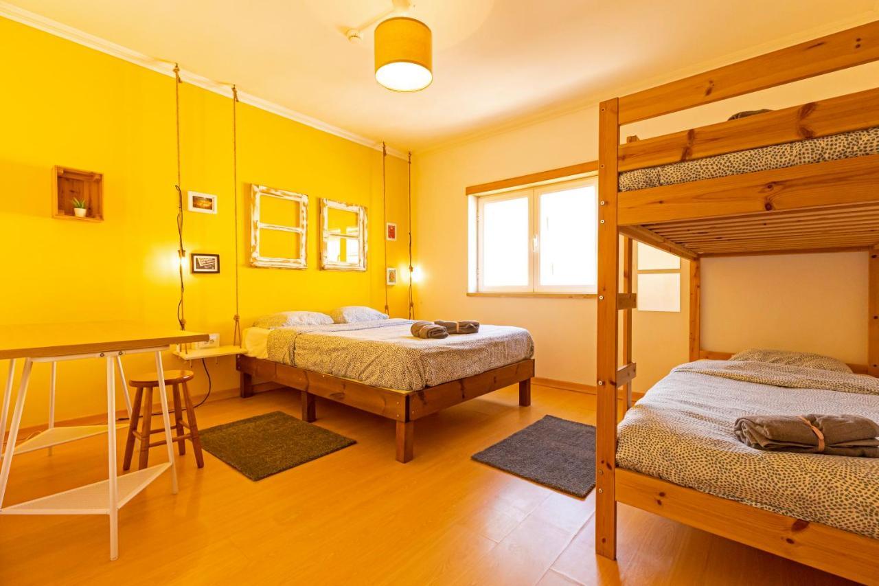 Hostel Pineapple Surf House Atouguia Da Baleia Exterior foto