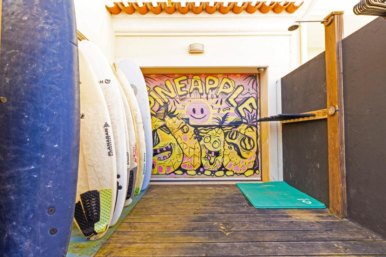 Hostel Pineapple Surf House Atouguia Da Baleia Exterior foto