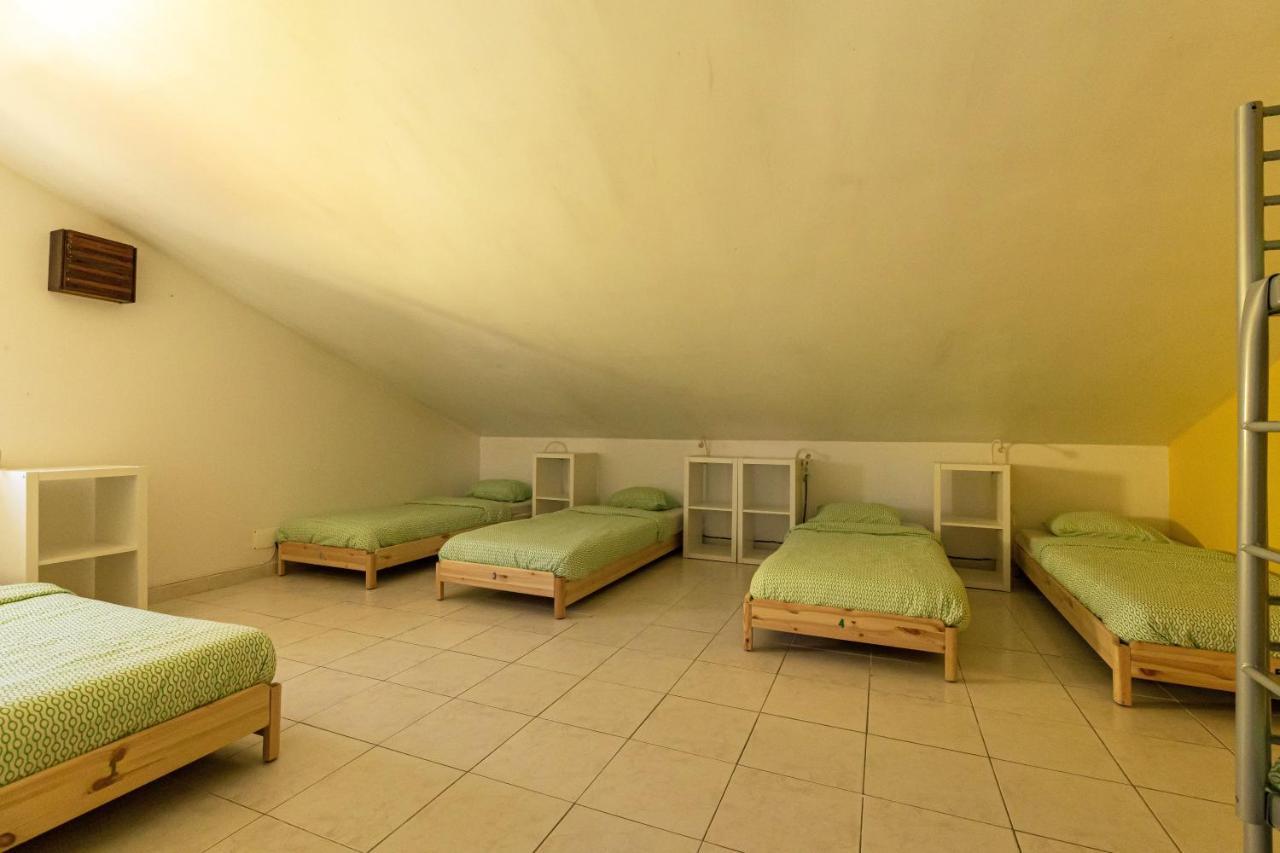 Hostel Pineapple Surf House Atouguia Da Baleia Exterior foto