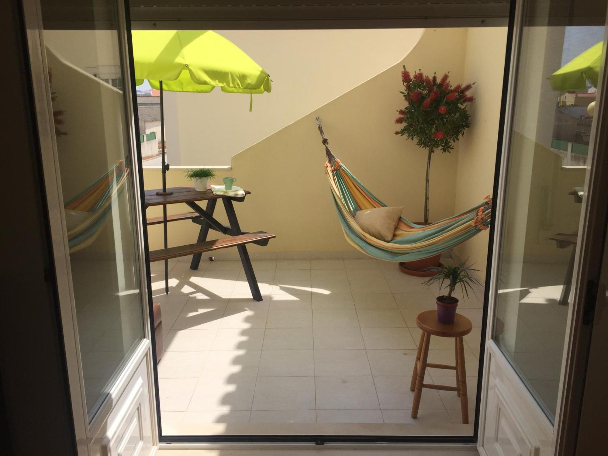 Hostel Pineapple Surf House Atouguia Da Baleia Exterior foto